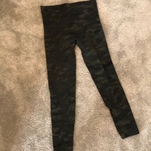 CAMO LEGGINGS